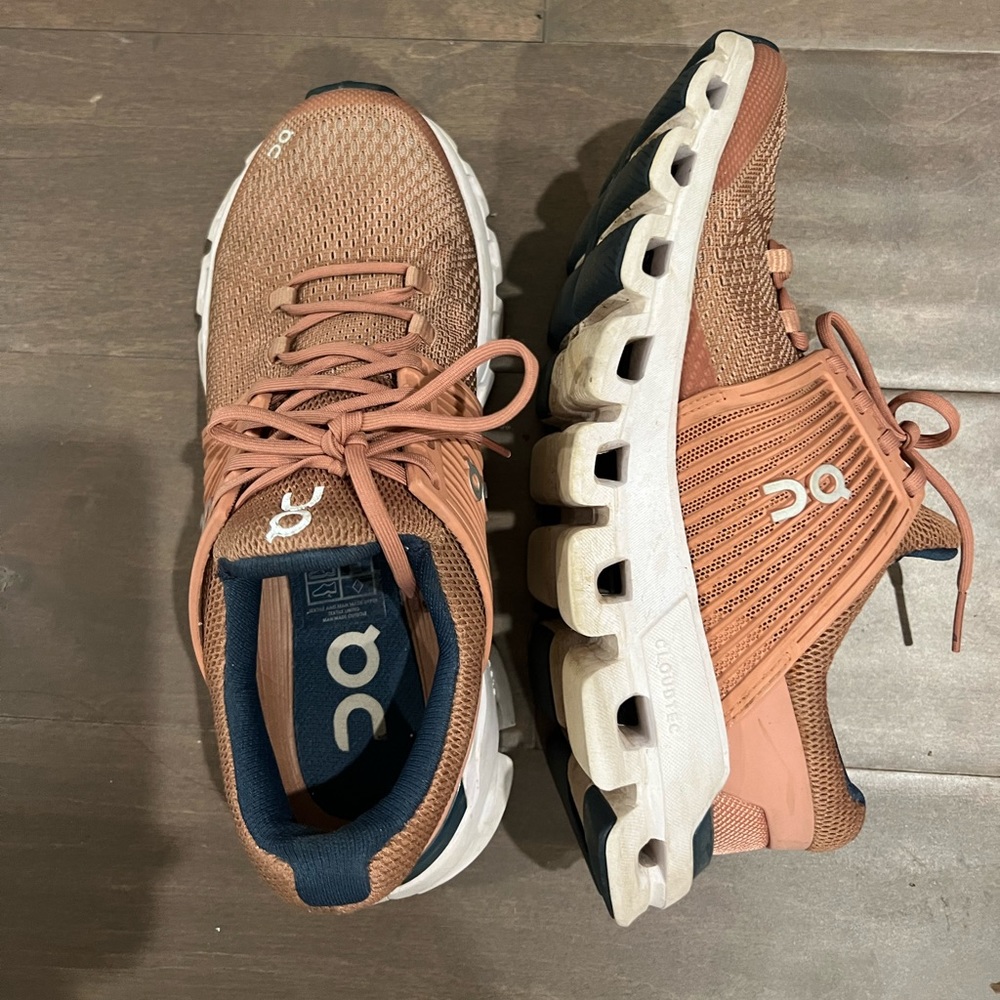 On Cloudswift women’s running shoes